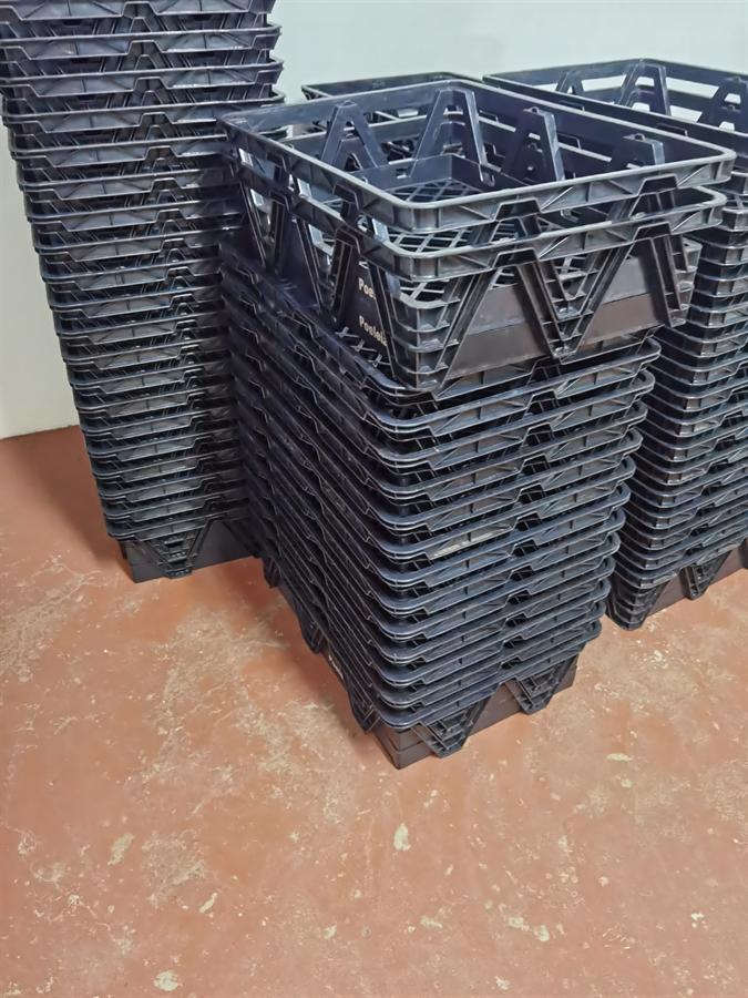 Packing crates
